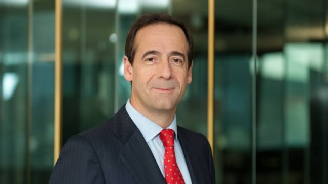 Caixabank reduce a la mitad su beneficio semestral tras asumir el coste del ajuste laboral