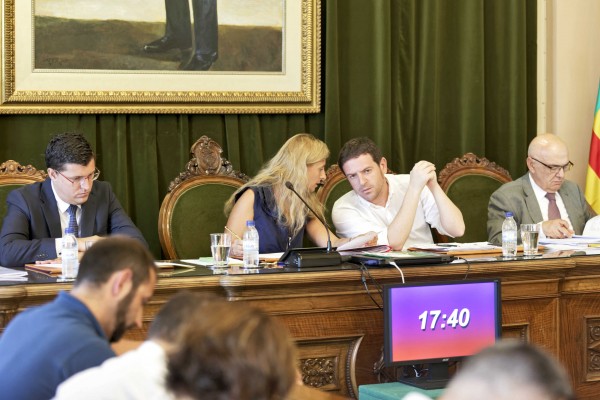 Castelló revisará el reglamento sobre los consejos y juntas de distrito para el reparto de concejales