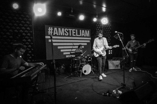 Cine, música y humor: la apuesta de Amstel Art para refrescar agosto


