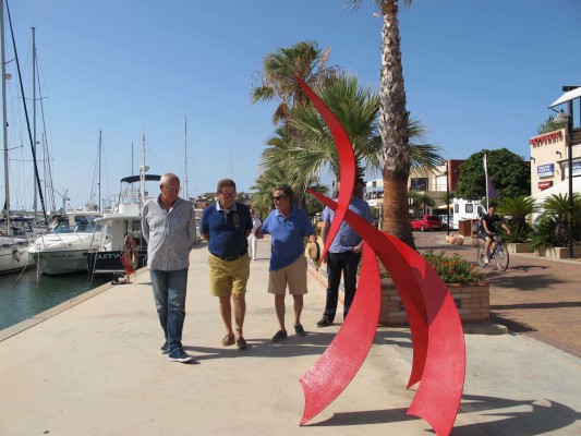 Marina de Dénia pone en marcha la I edición de la exposición 'Esculturas frente al mar'
