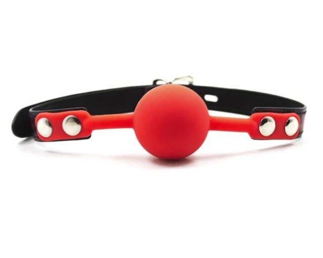 Pedro es mira l’hemicicle i els veu a tots abillats per a una sessió de bondage
