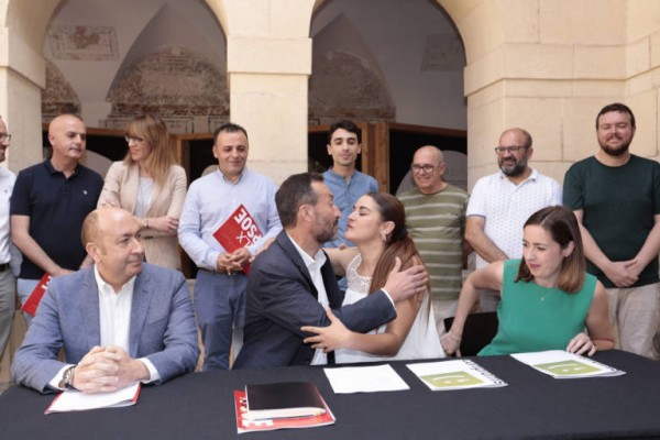 Compromís distribuye en Elche sus sueldos públicos: pasará de cinco a tres asesores 