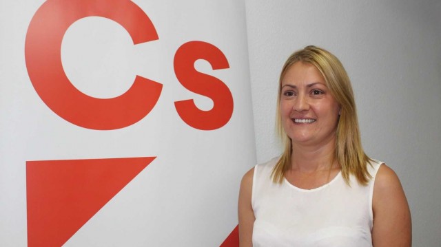 Cs pregunta por la compensación a las familias que no han podido acceder a 'L'escola d'estiu' de julio 