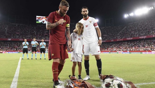 Sevilla y Roma homenajean a Antonio Puerta con un intenso partido
