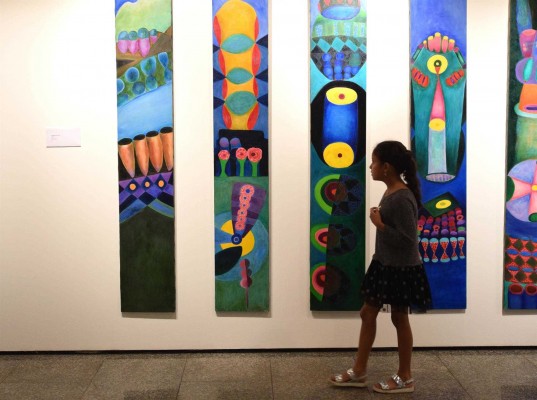 Artistas colombianos visten la sala Lametro de Colón con 'Politropia' 