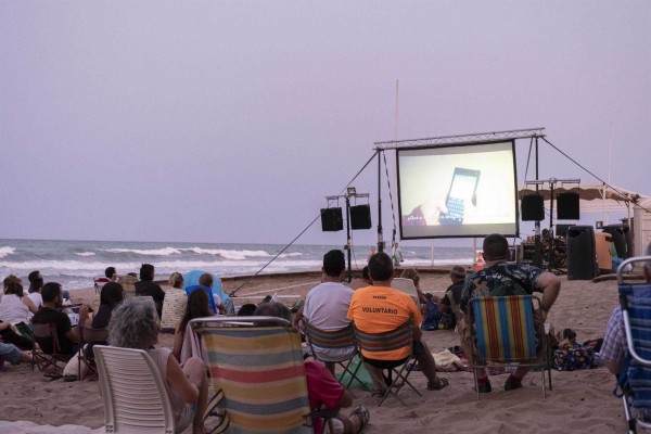 El Festival de Cine de Elche sigue a orillas del mar con la irrupción de Apple en la 