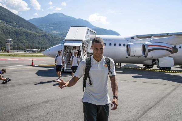 El Valencia CF es optimista con la continuidad de Rodrigo
