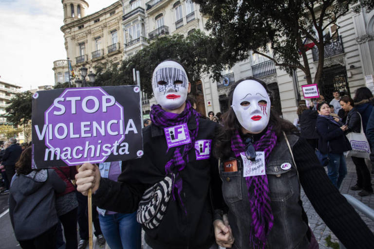 Igualdad forma a 94 profesionales en renta de inclusión para víctimas de violencia de género
