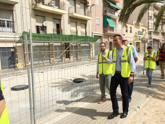 Aigües d'Elx invierte dos millones de euros en mejoras hidráulicas en Altabix, Arenales y Bonavista