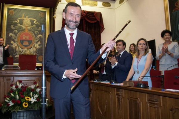 El alcalde de Elche designa a los pedáneos, repetirán 17 y 10 serán nuevos