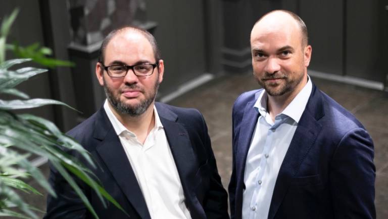 Unai Ansejo (izquierda) y François Derbaix, cofundadores de Indexa Capital - 