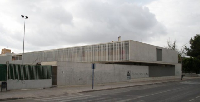 El Consejo Escolar de Orihuela no elige los festivos locales por falta de quórum y la ausencia del alcalde