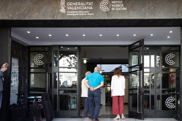 Qué esperar del Acuerdo del Rialto: claves de un gobierno municipal nacido a la sombra de Oltra