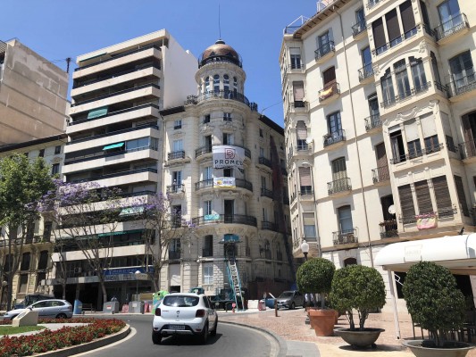 Hilton programa la apertura del Hotel Alberola el 8 de agosto con un director procedente de Mallorca