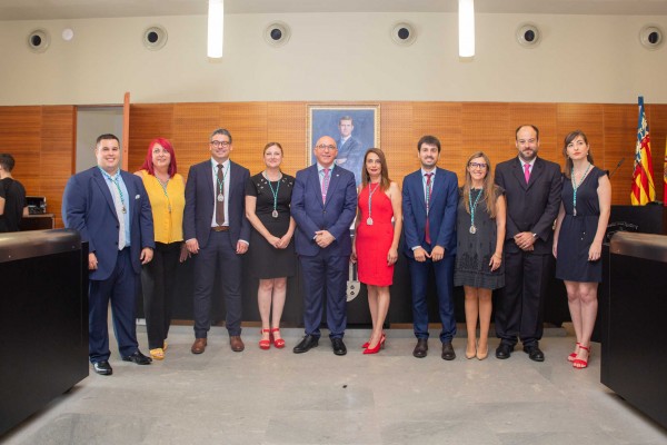 El alcalde de San Vicente distribuye las competencias a la espera de si EU entra en el Gobierno