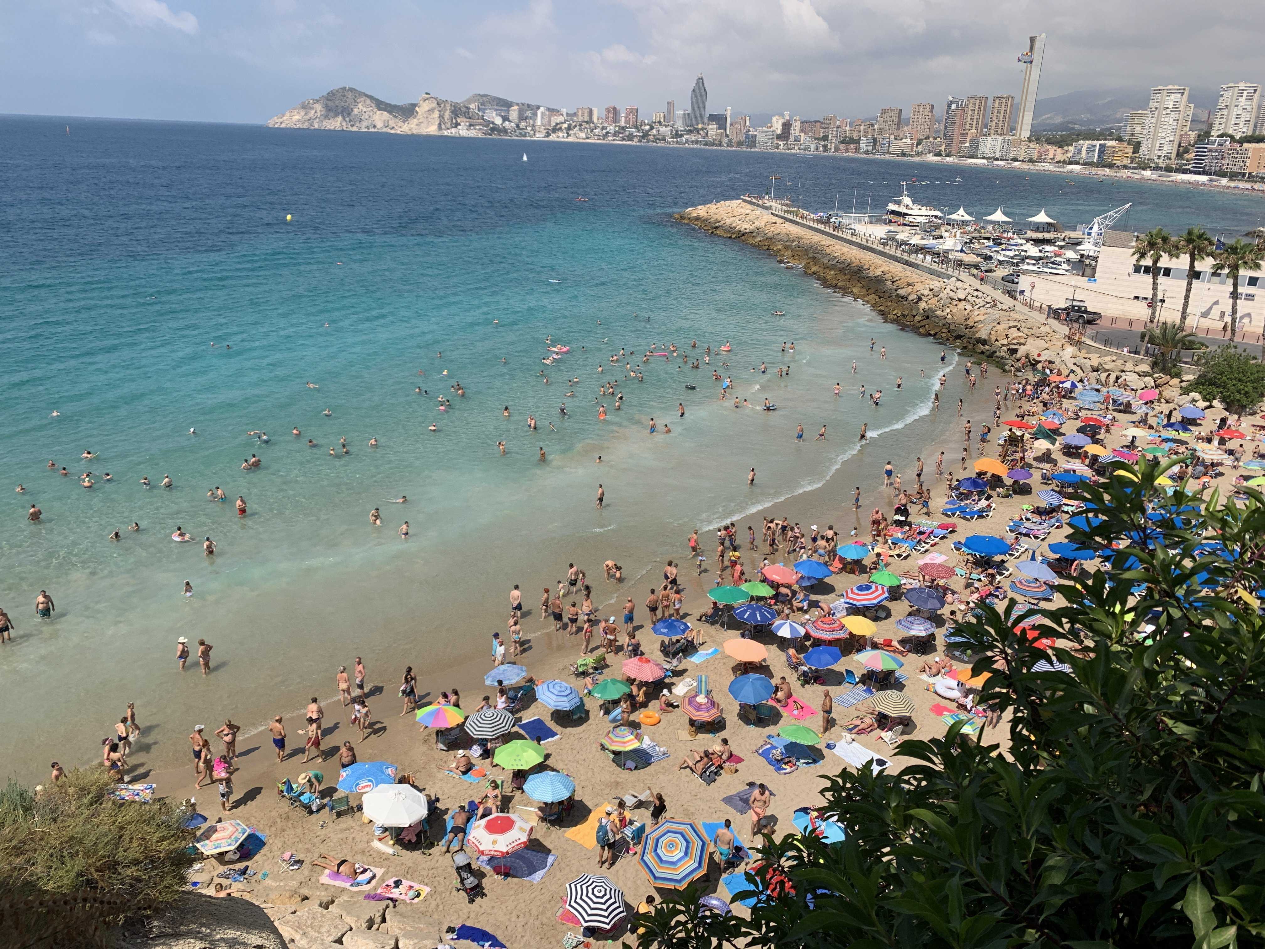 Benidorm crece en pernoctaciones hoteleras por una mayor oferta de plazas en los primeros 15 días de julio