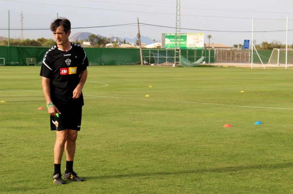 Juan Cruz y los canteranos Jero y César, primeros 'tocados' de la pretemporada del Elche