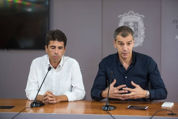 Mazón y Cantó eligen Elche para exhibir su pacto: el 'marrón' de las cuentas del PP se queda flotando