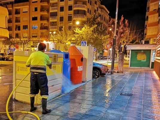 Reciclaje en la Vega Baja a la cola de la Comunitat: siete kilos de plástico y 10 de papel por persona