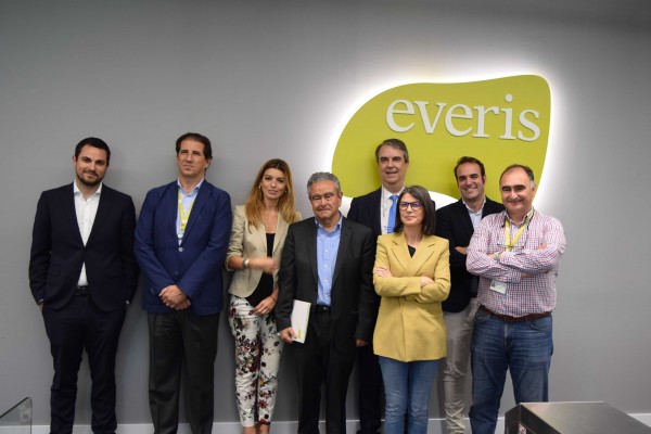 Everis y Torre Juana se unen para fomentar la ciencia y la tecnología entre los niños alicantinos