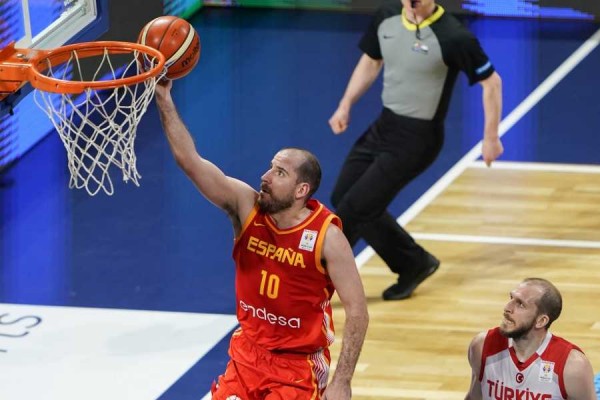 Colom: “Con ganas de sentir a la Fonteta, siempre ha sido difícil jugar allí como visitante