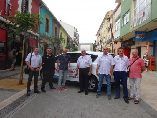 Los taxis de Dénia se posicionan con su propia 'app' para hacer frente a Uber y Cabify