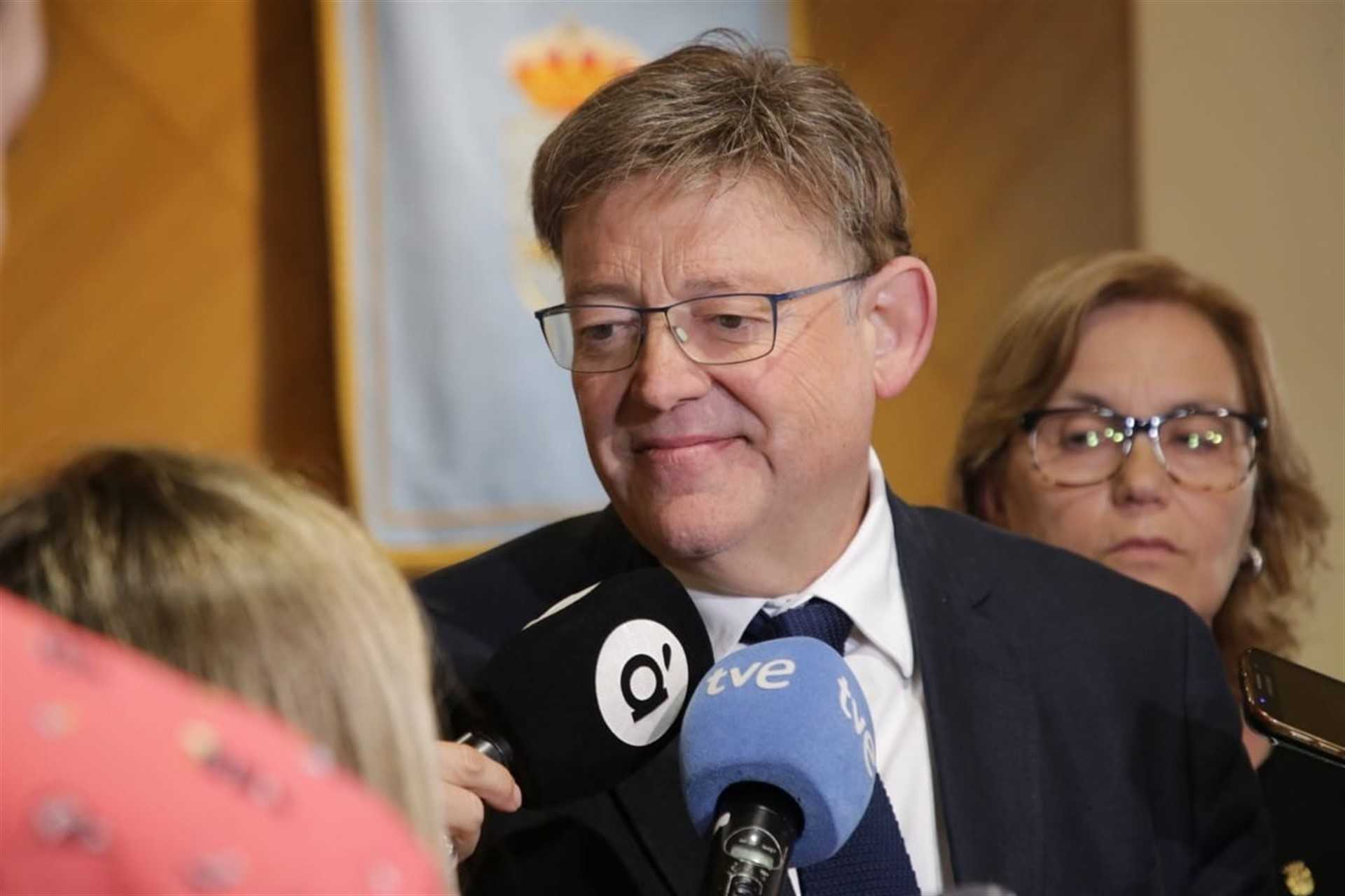 El Consell promete incluir la cerámica y la crisis citrícola en la agenda de sus temas urgentes