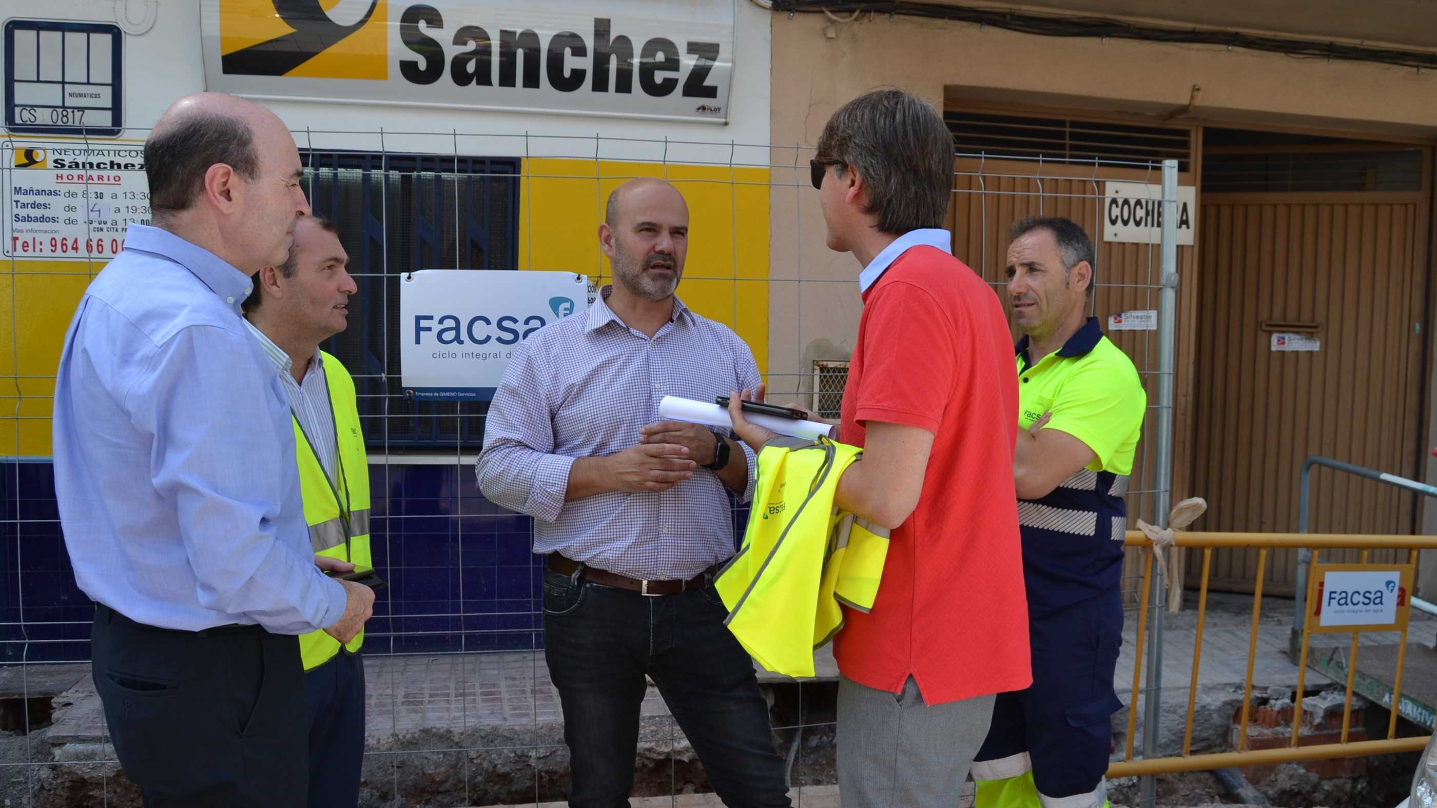 La Vall d'Uixó y Facsa renuevan la red de agua potable de la carretera de Segorbe