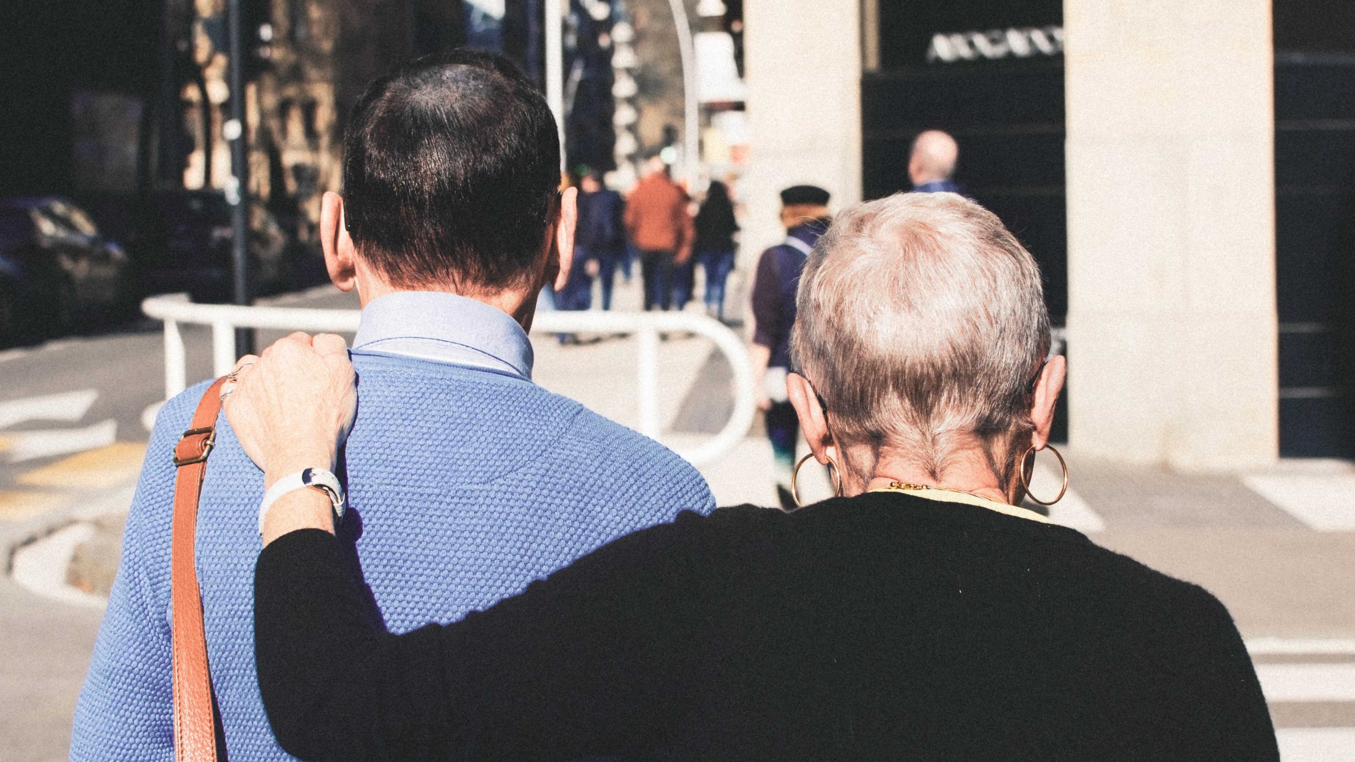 Consejos para que las personas con Alzheimer puedan disfrutar de las vacaciones estivales