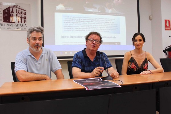 Un taller de canto y danza o un ciclo de teatro en máster en Arte Dramático y Aplicado de la UA