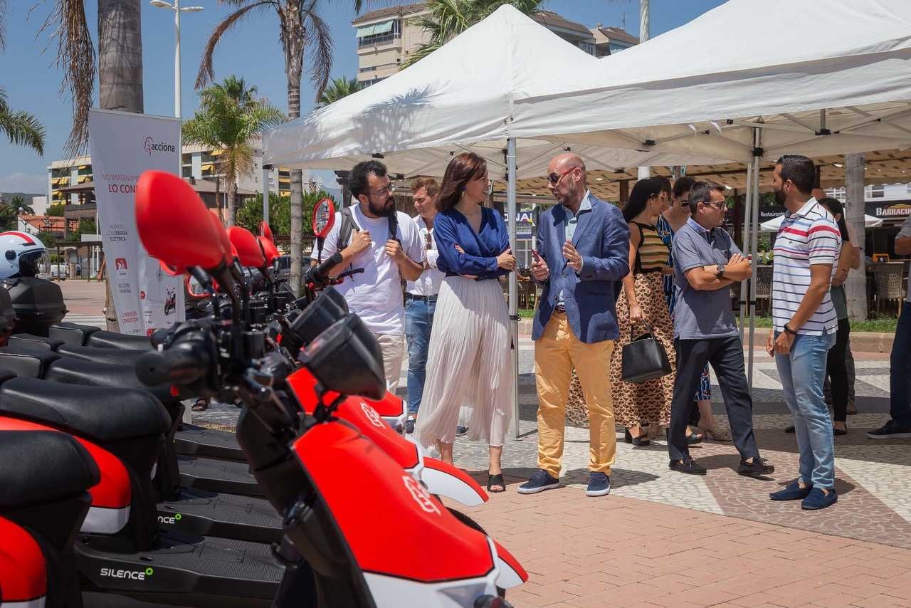 Gandia impulsa el turisme sostenible amb el servei de motos compartides d'Acciona 