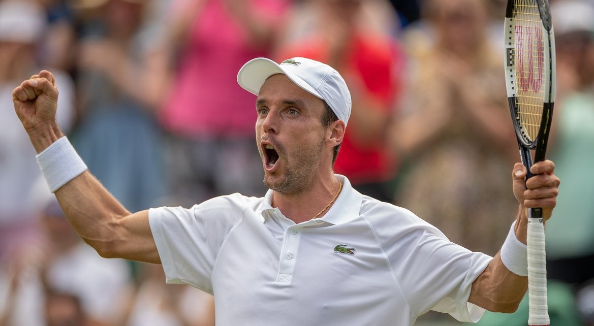 Roberto Bautista se doctora en el templo del tenis y llega a semifinales de Wimbledon