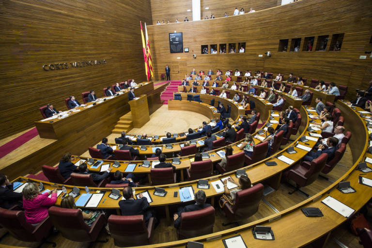 Vox presenta una iniciativa en Corts para que el Consell utilice el castellano y el valenciano en RRSS
