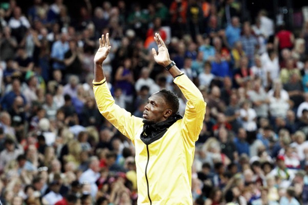 Apoteósica última vuelta al ruedo de Usain Bolt
