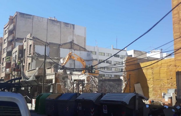 El derribo del edificio de General Lazy abre paso al residencial de Pavasal frente a la Diputación