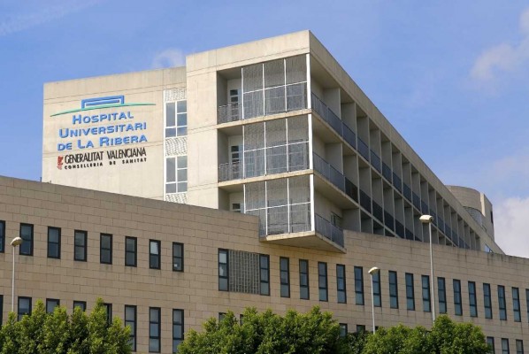 Sindicatos de La Ribera denuncian malestar con Sanidad por suspender la negociación del convenio