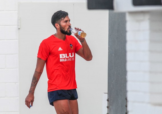 Garay vuelve al grupo en la semana del inicio liguero
