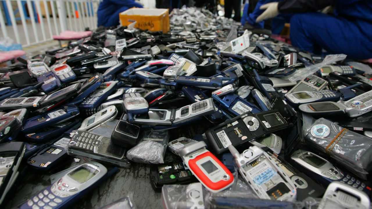 Burriana apela a sus vecinos a reciclar aparatos electrónicos durante el martes y miércoles