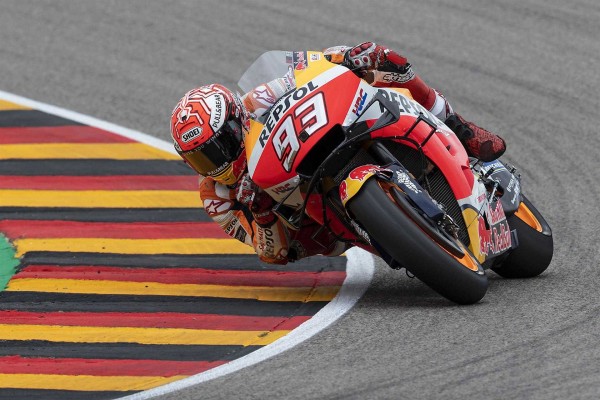 Márquez nueva 'pole' con estrategia a tres neumáticos blandos
