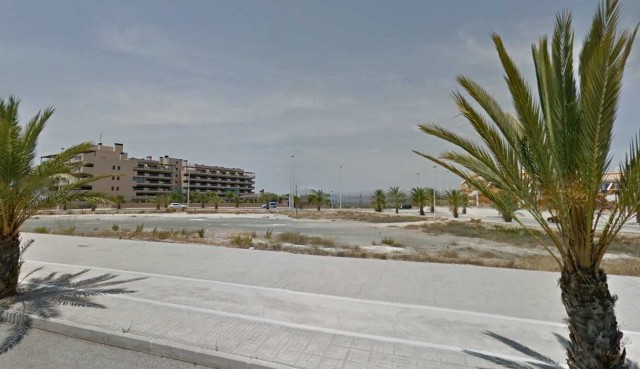 Elche impulsará el desarrollo comercial y de viviendas en un solar del sector AR-1 de Arenales 