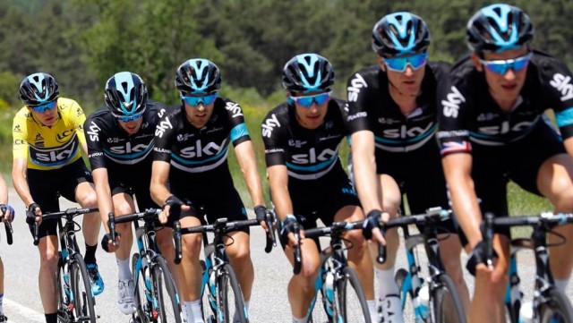 Froome, con un potente equipo para saldar cuentas con la Vuelta
