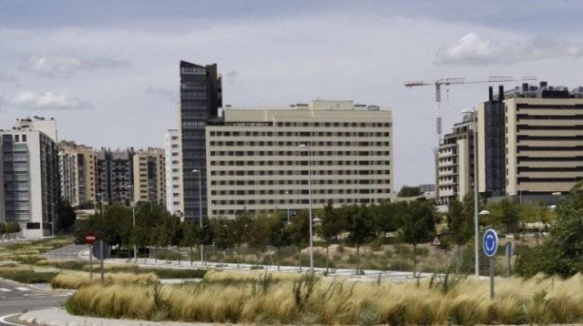 Los hoteles acaparan la inversión inmobiliaria en la Comunitat que cae un 55% en el primer semestre