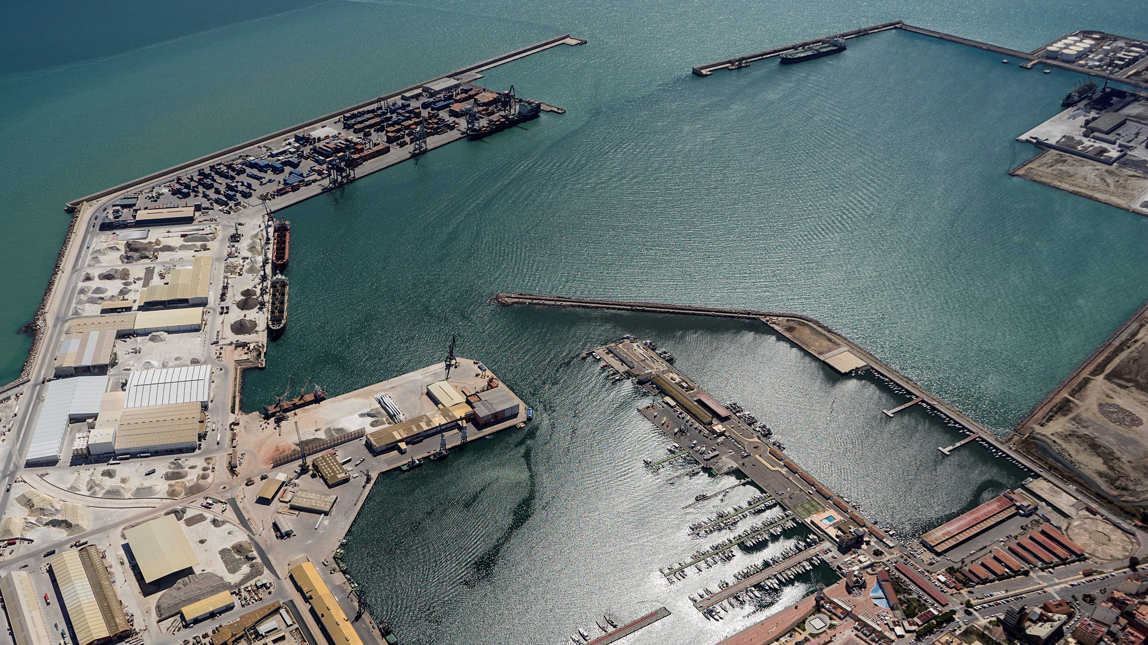 PortCastelló cierra el mejor mes de su historia con casi dos millones de toneladas de tráfico total