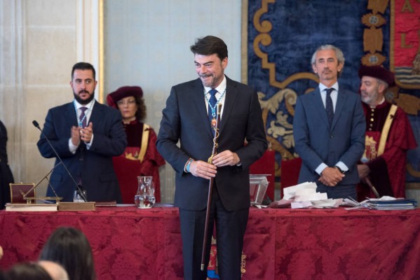 Barcala plantea subir el 10% el sueldo de los ediles del bipartito y el de los portavoces: el resto un 5%