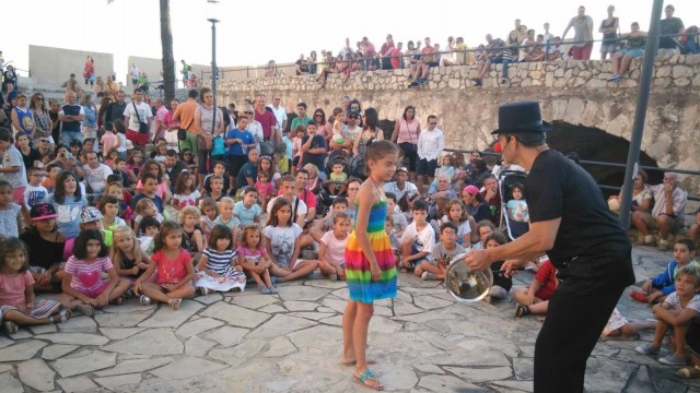 Peñíscola brinda un festival de teatro en la calle también a los más pequeños