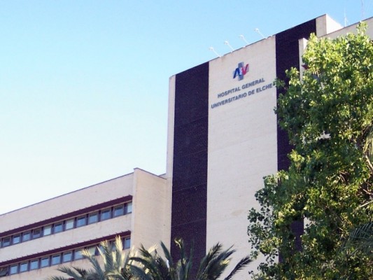 El Hospital General de Elche externalizará el servicio de determinadas pruebas genéticas 