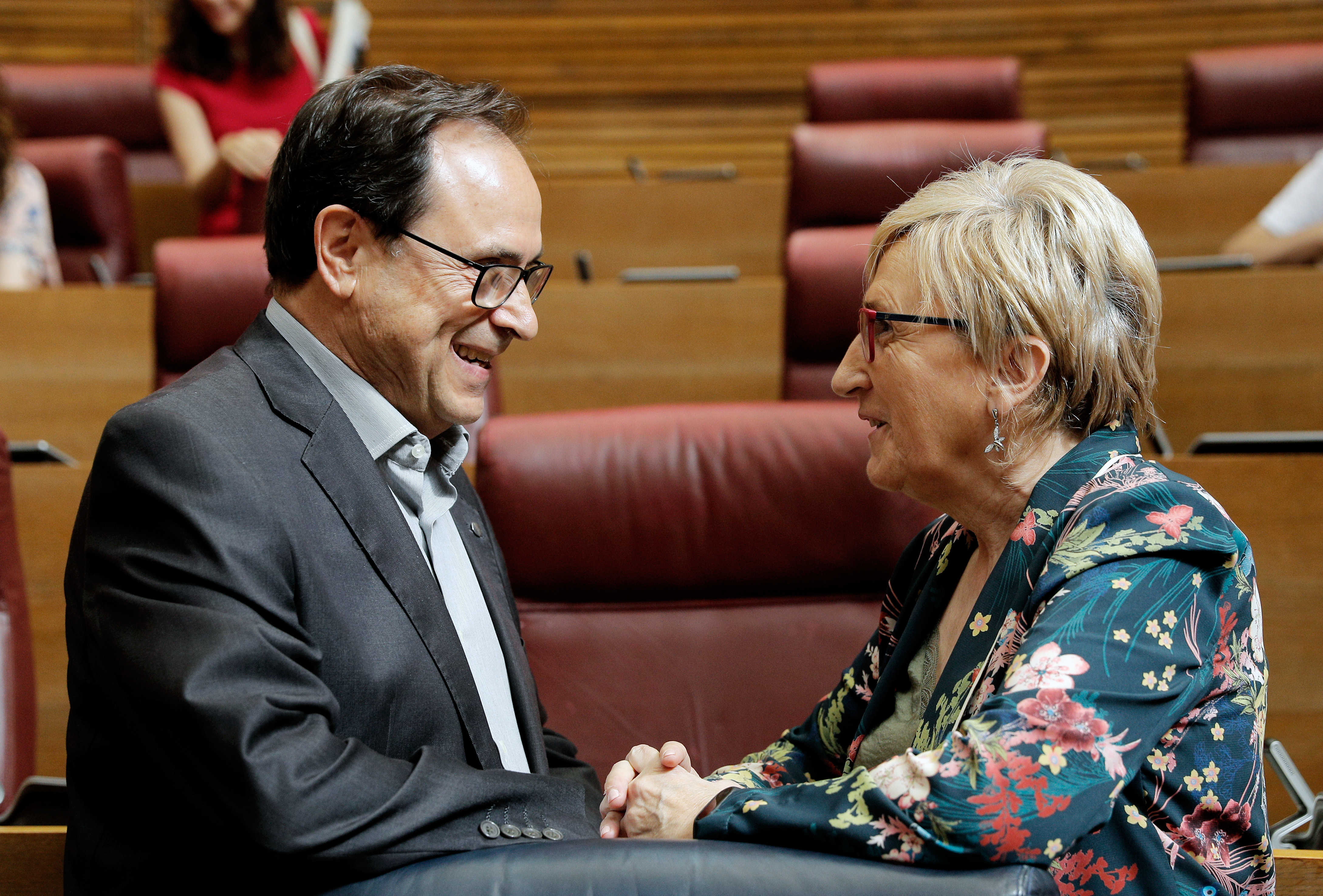 Los consellers de Hacienda y Sanidad Universal, Vicent Soler y Ana Barceló. Foto: EFE/Manuel Bruque - 
