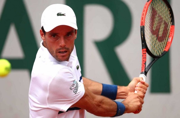 Bautista pasa a tercera ronda, a un paso de su mejor marca en Wimbledon