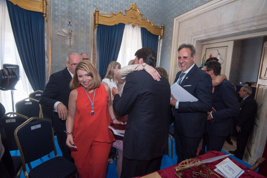 El bipartito de Alicante se atasca con el pacto de los sueldos y los asesores: sin fecha para su reparto