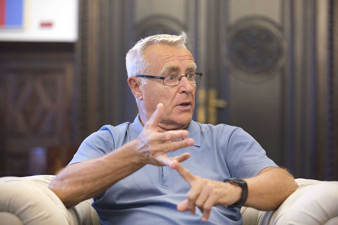 El qué, el cómo, el quién... y el cuánto: lo primero en las tres capitales es la revisión de sueldos